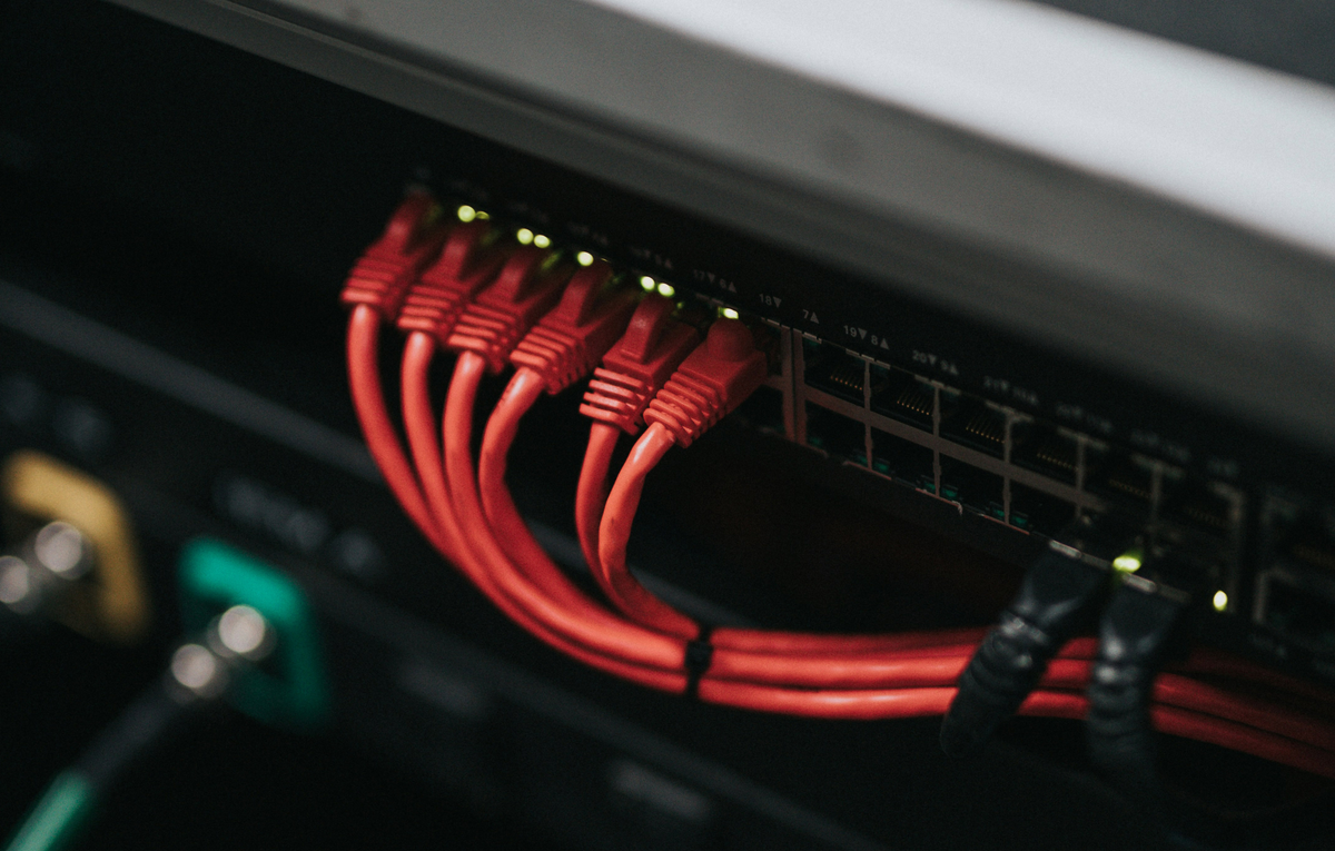 The Ultimate Guide to Modern Web Hosting Platforms in 2025: Vercel, Coolify, Dokploy, CapRover, and Cloudflare